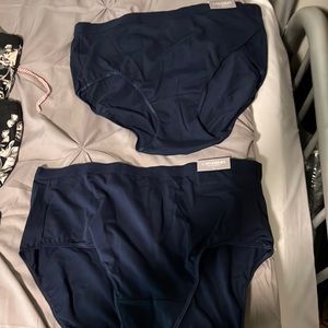 New navy 2x cotton briefs with tags